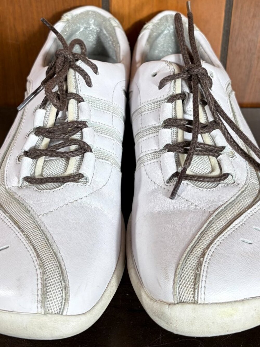 Clarks Wave Shoes Womens 9 M Casual Sneakers Lace Up Low Top Leather White